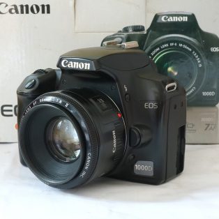 Kamera Bekas Canon 1000D ( Fullset )