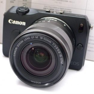 Jual Kamera Mirrorless Canon EOS M Layar Sentuh ( Fullset )