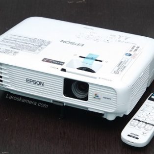 Jual Proyektor bekas Epson EB-S300