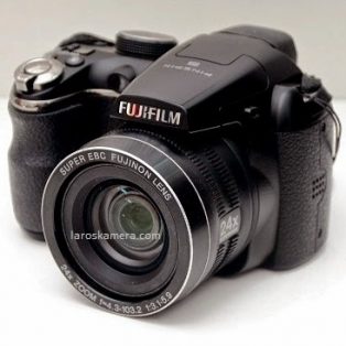 Jual Kamera Prosumer Fujifilm Finepix S4200 Bekas