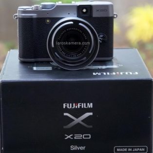 Jual Kamera Prosumer Fujifilm X20 Silver Bekas